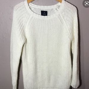 American Eagle White Jegging Sweater